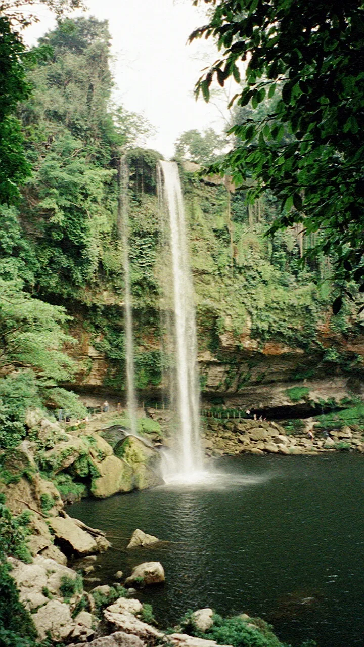The waterfalls at Misol-Ha